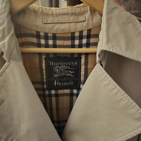 Burberry Beige Trench Coat - Picture 1 of 4